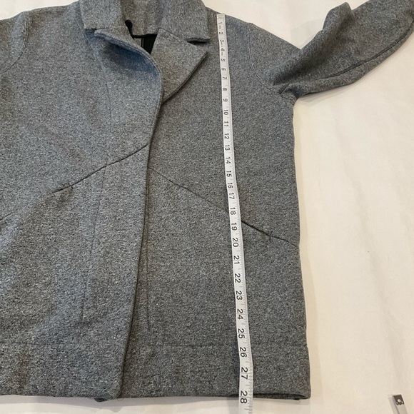 Lululemon Cozy Car Two Buttoned Coat Collared Side Pockets Heather Grey - Picture 16 of 16
